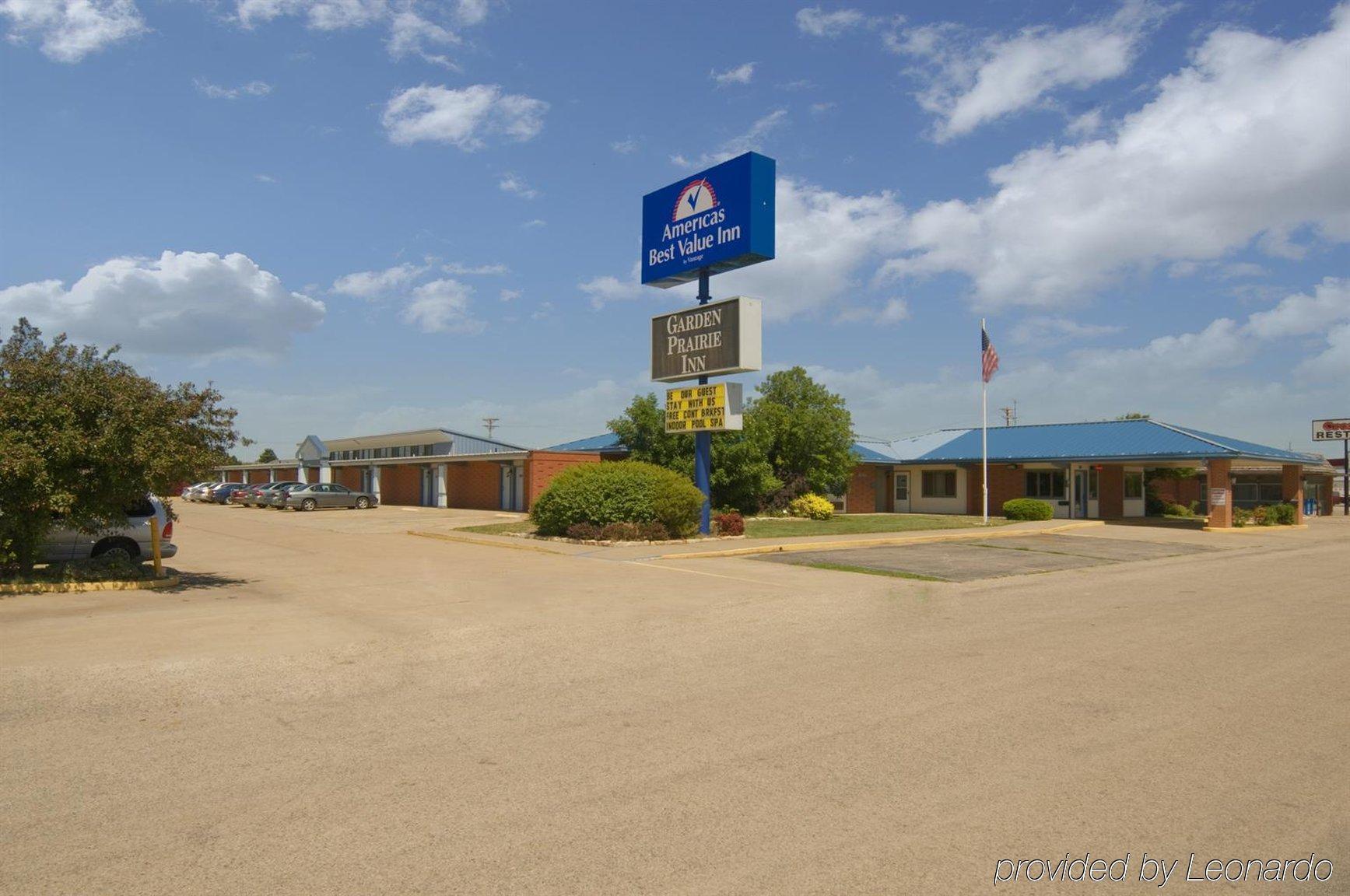 Americas Best Value Inn-Ellsworth Exterior photo