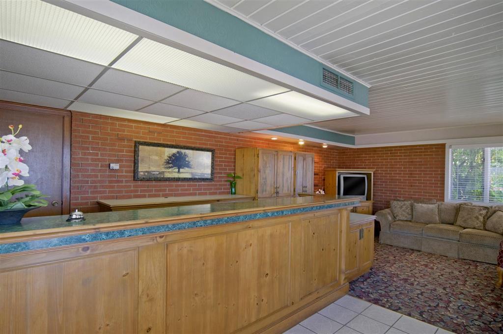 Americas Best Value Inn-Ellsworth Interior photo