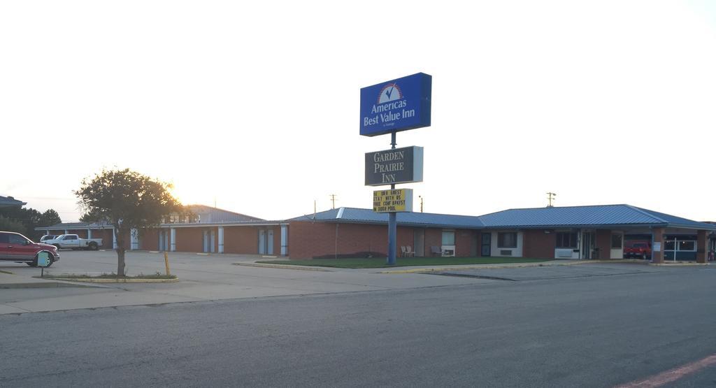 Americas Best Value Inn-Ellsworth Exterior photo